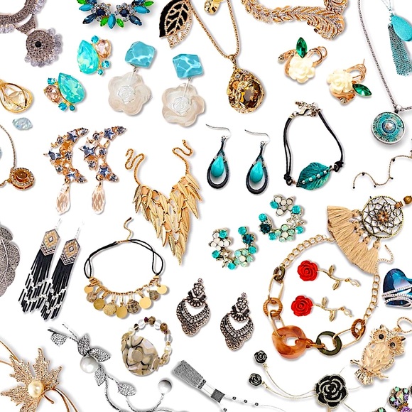 Jewelry - 🌾MYSTERY SURPRISE 18 FOR $68 JEWELRY BUNDLE